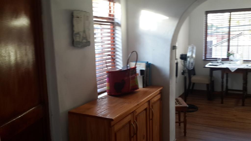 Monica'S Cottage Johannesburg Buitenkant foto